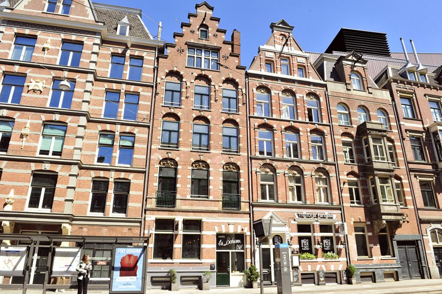 herenhuis gevel gevelrenovatie gevelrestauratie MMBS Hotel la Boheme Amsterdam restauratie snijwerk trapgevel